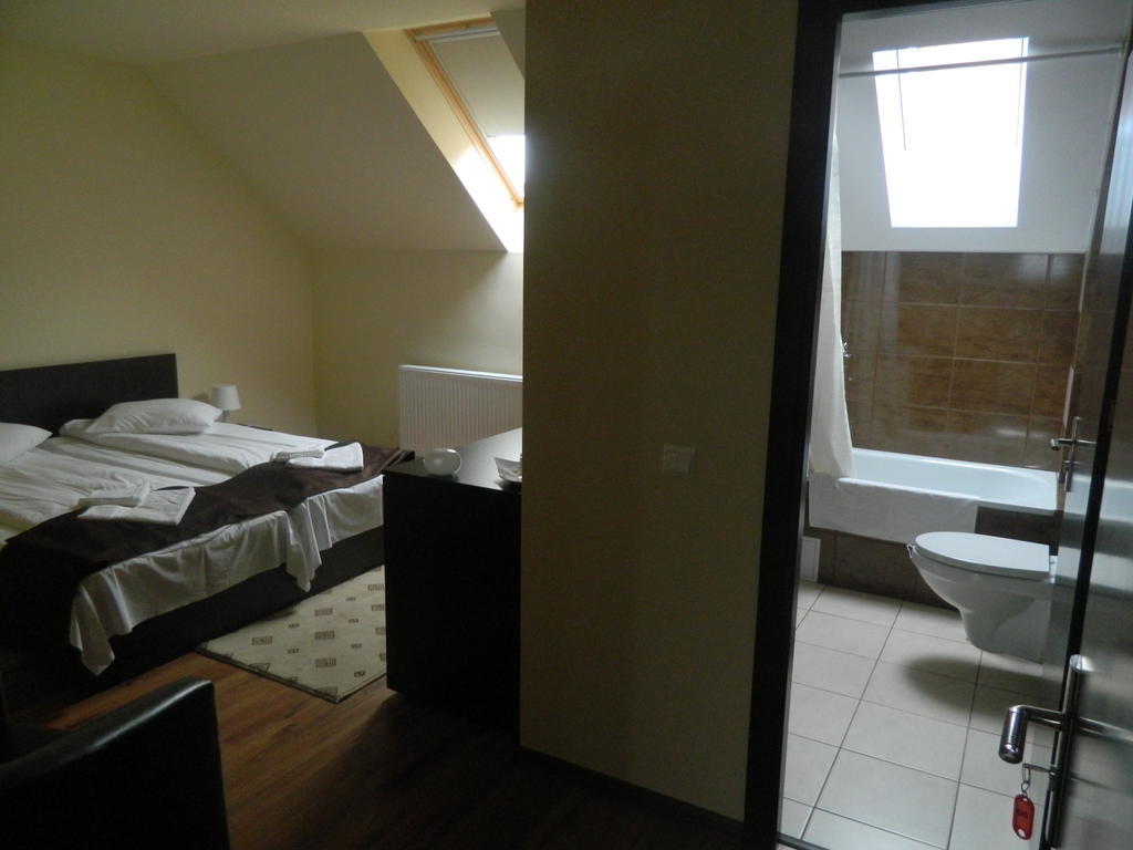 Pensiunea Casa Cu Flori Cisnadioara Bagian luar foto