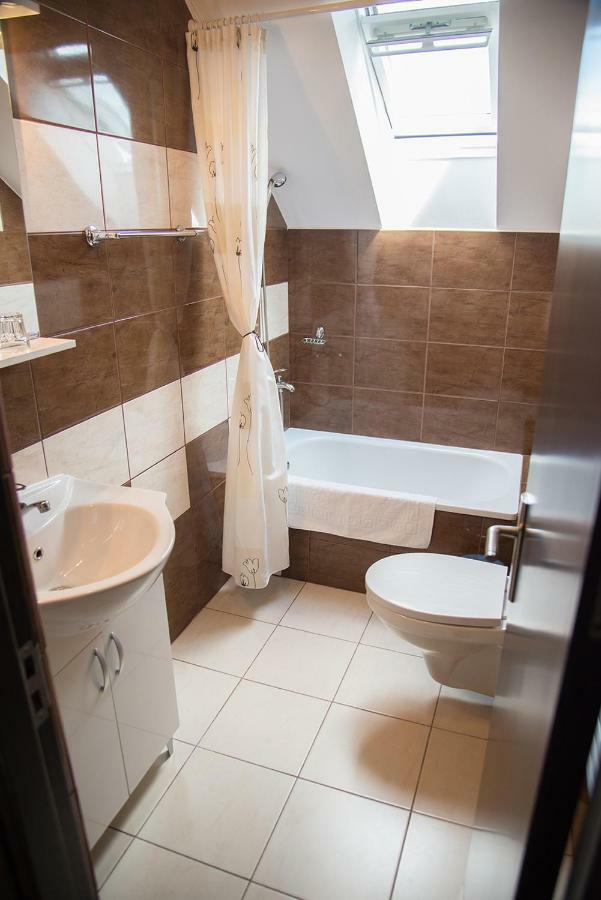 Pensiunea Casa Cu Flori Cisnadioara Bagian luar foto