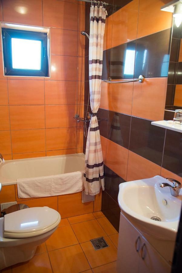 Pensiunea Casa Cu Flori Cisnadioara Bagian luar foto