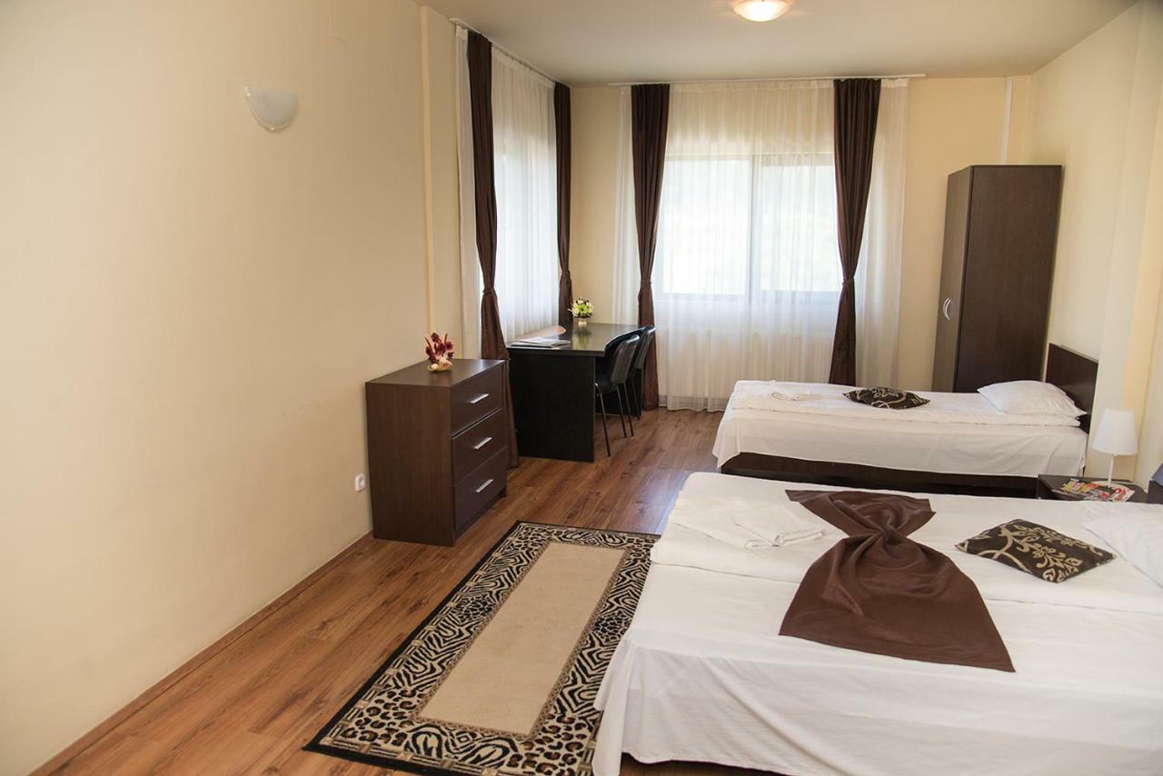 Pensiunea Casa Cu Flori Cisnadioara Bagian luar foto